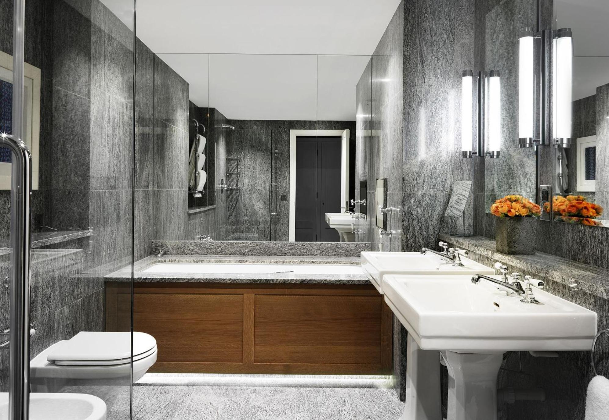 Rom Luxury